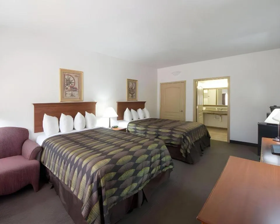 Bed in Quality Inn & Suites Rio Grande City