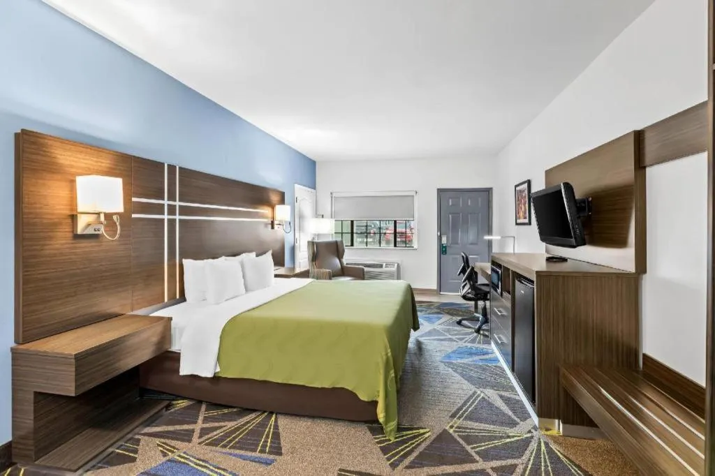 Bed in Quality Inn & Suites Rio Grande City