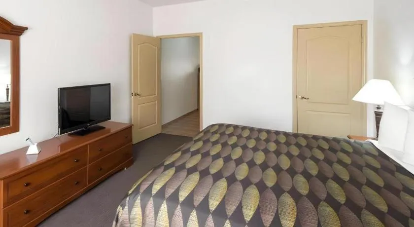 Bed in Quality Inn & Suites Rio Grande City