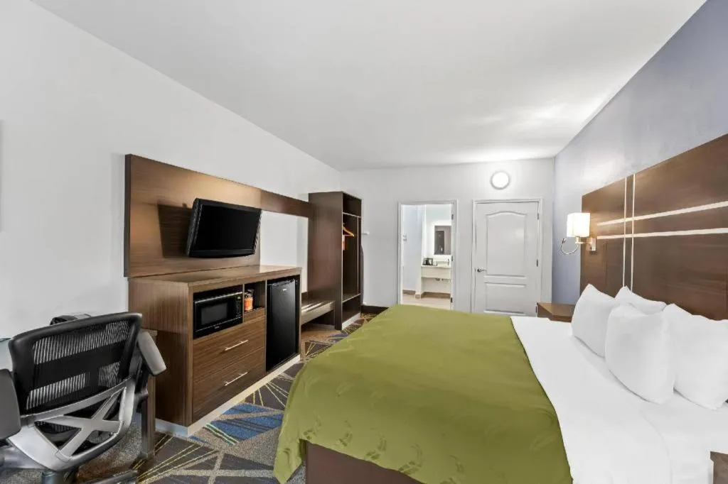 Bed in Quality Inn & Suites Rio Grande City