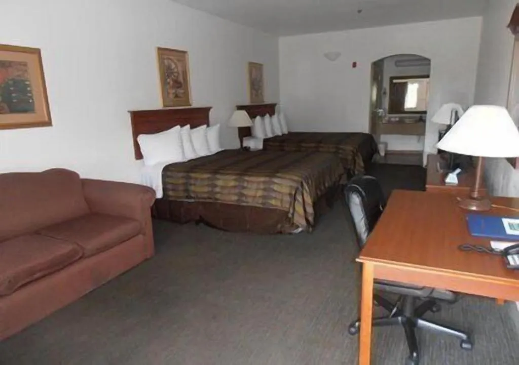 Bed in Quality Inn & Suites Rio Grande City