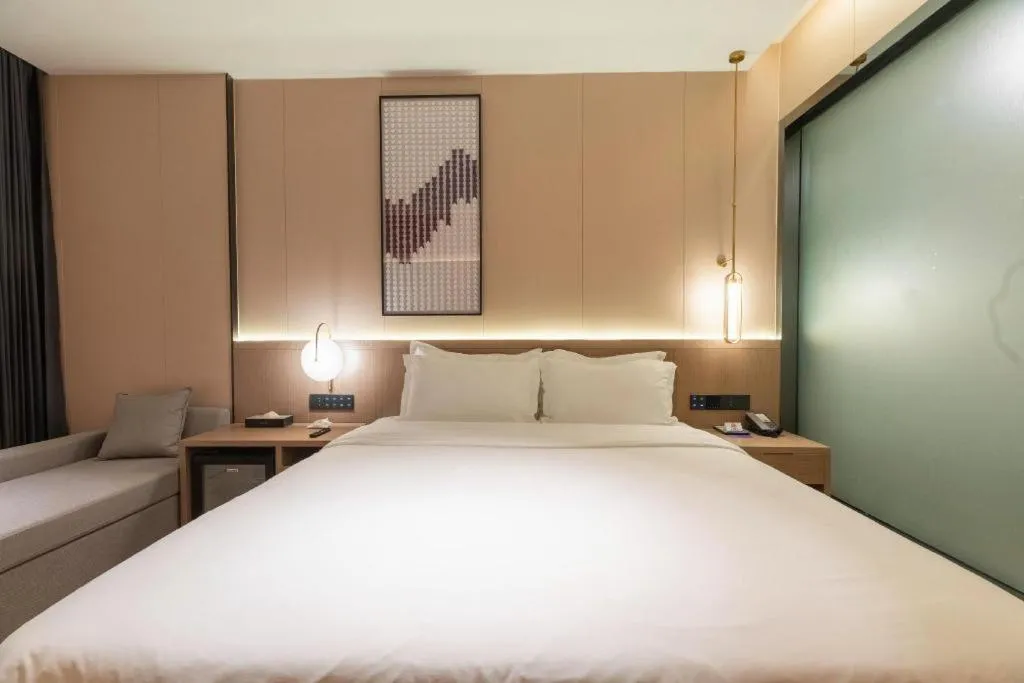 Bed in Lavande Hotel Guangzhou Financial City Tianhe Park Metro Station