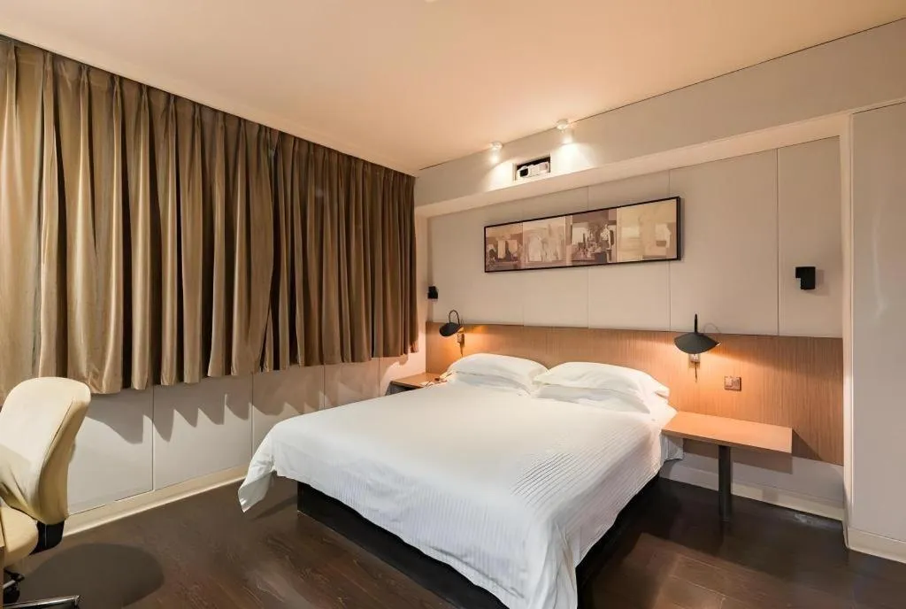 Bed in Jinjiang Inn Select Shanghai Nanjing Road Pedestrian Street