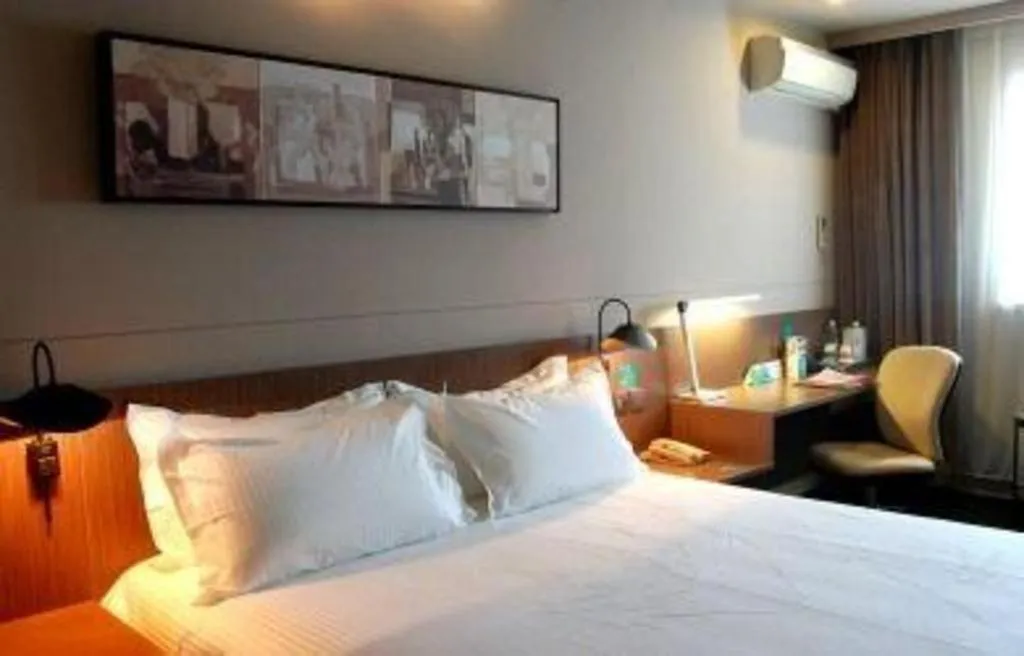 Bed in Jinjiang Inn Select Shanghai Nanjing Road Pedestrian Street