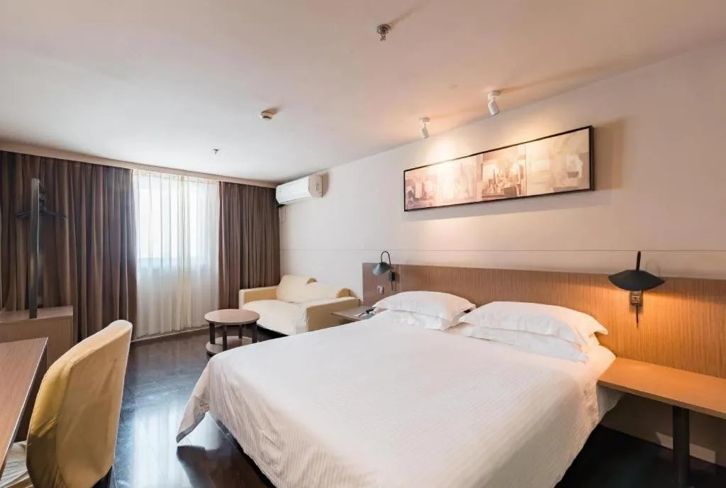 Bed in Jinjiang Inn Select Shanghai Nanjing Road Pedestrian Street