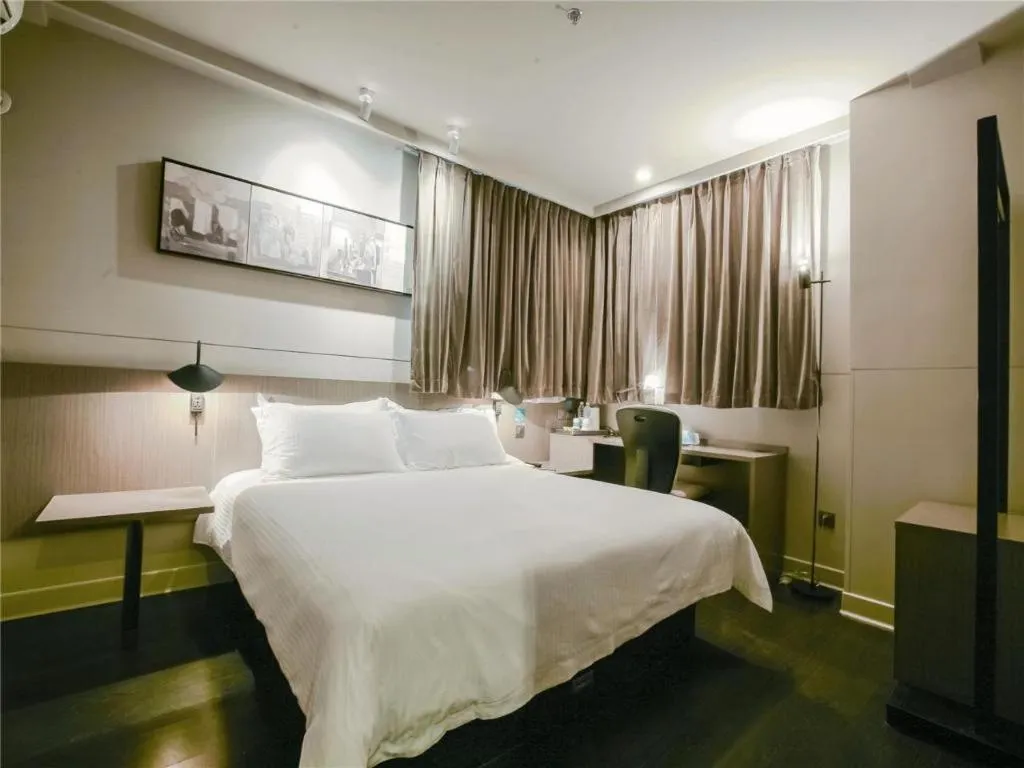 Bed in Jinjiang Inn Select Shanghai Nanjing Road Pedestrian Street