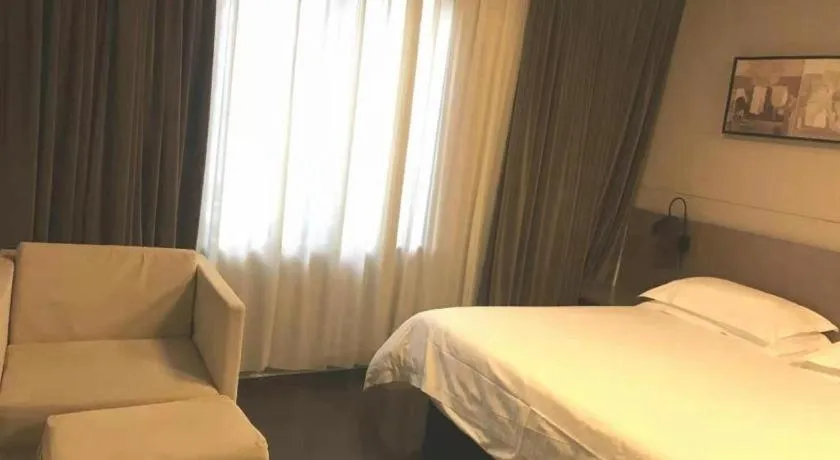 Bed in Jinjiang Inn Select Shanghai Nanjing Road Pedestrian Street