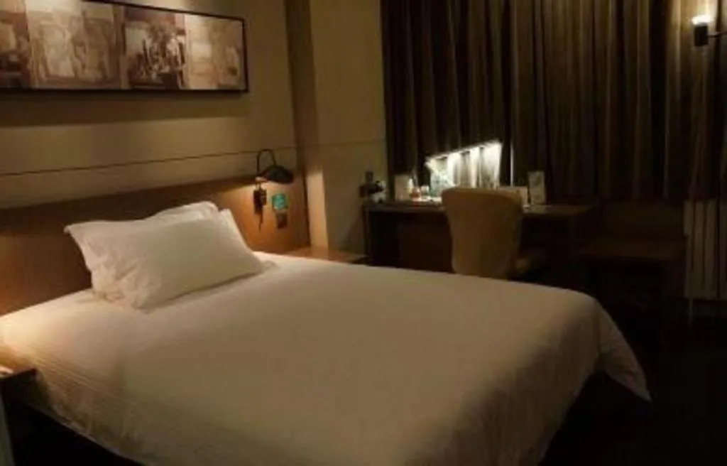 Bed in Jinjiang Inn Select Shanghai Nanjing Road Pedestrian Street