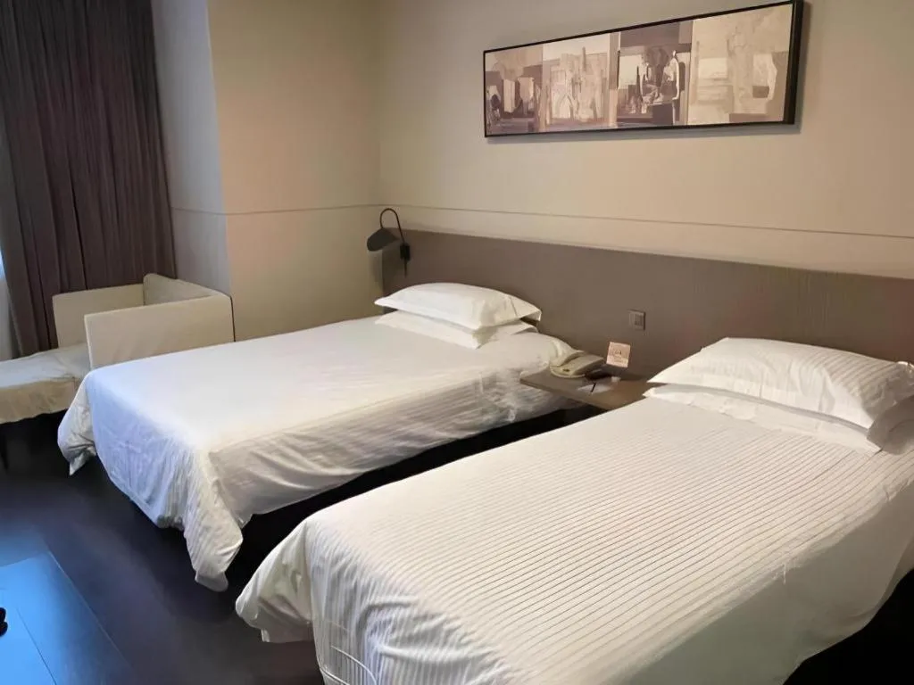 Bed in Jinjiang Inn Select Shanghai Nanjing Road Pedestrian Street