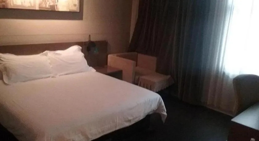Bed in Jinjiang Inn Select Shanghai Nanjing Road Pedestrian Street