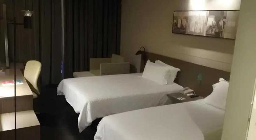 Bed in Jinjiang Inn Select Shanghai Nanjing Road Pedestrian Street