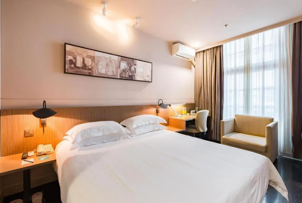 Bed in Jinjiang Inn Select Shanghai Nanjing Road Pedestrian Street