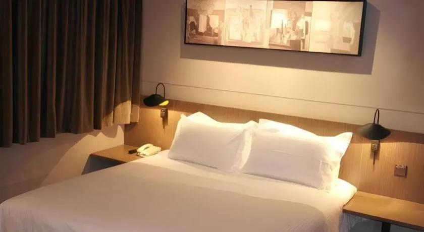 Bed in Jinjiang Inn Select Shanghai Nanjing Road Pedestrian Street