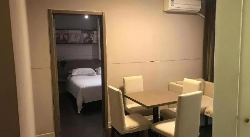 Bed in Jinjiang Inn Select Shanghai Nanjing Road Pedestrian Street