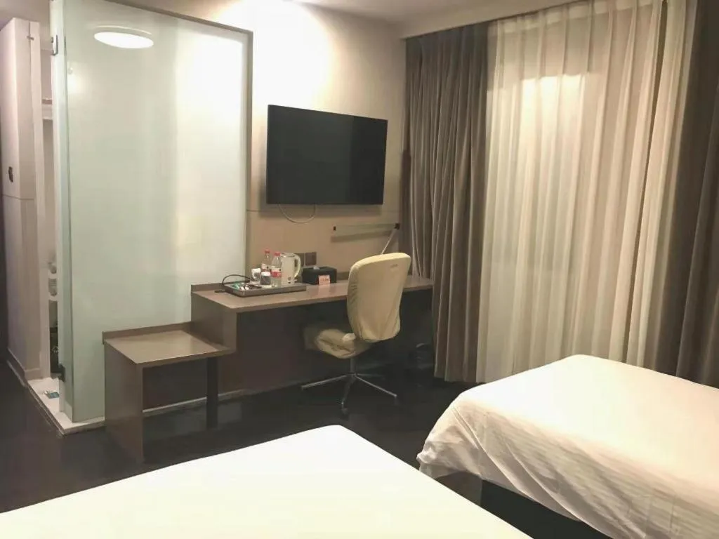 Bed in Jinjiang Inn Select Shanghai Nanjing Road Pedestrian Street