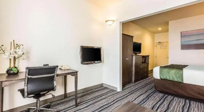 Bed in Ramada Suites by Wyndham San Diego Bed in Ramada Suites by Wyndham San Diego