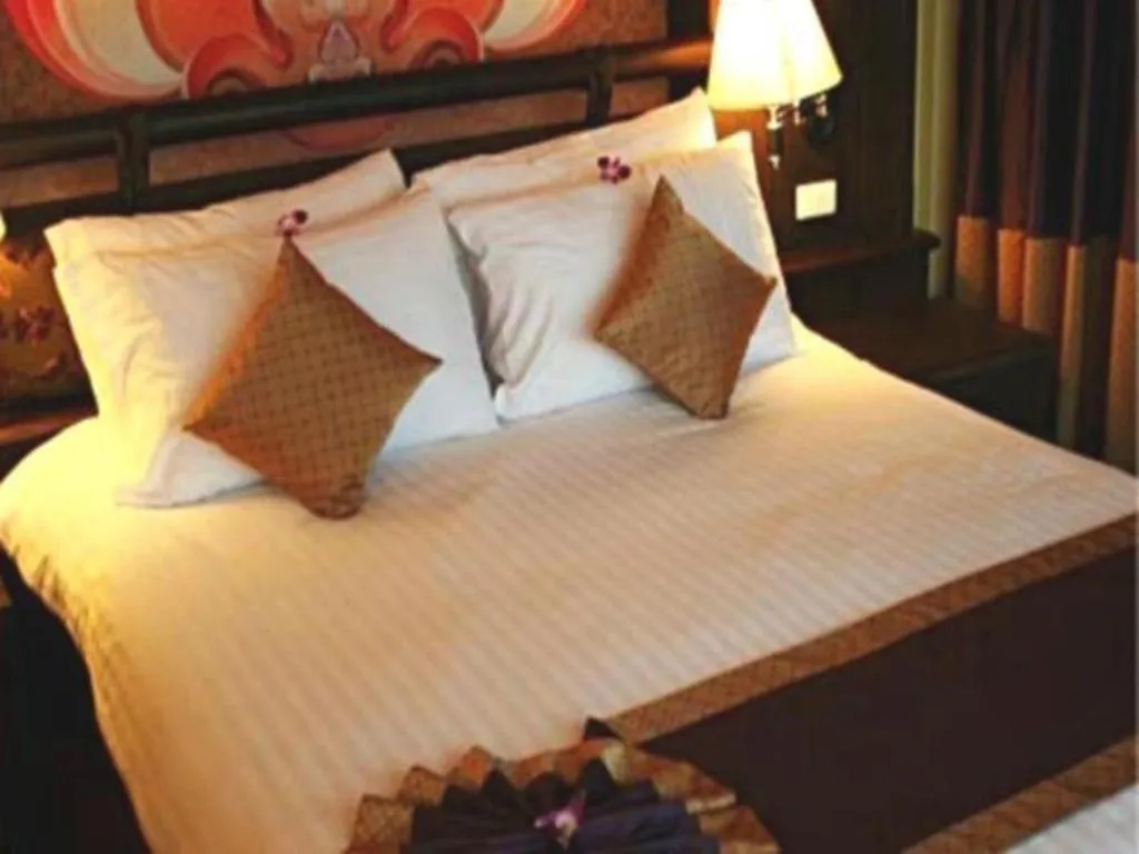 Bed in Sarita Chalet and Spa Hotel