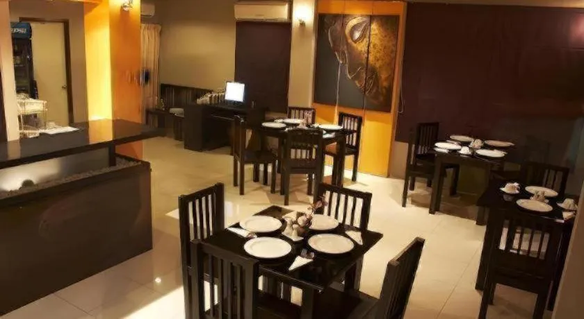 Grand Pinnacle Hotel