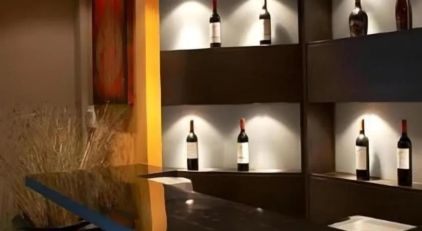 Grand Pinnacle Hotel