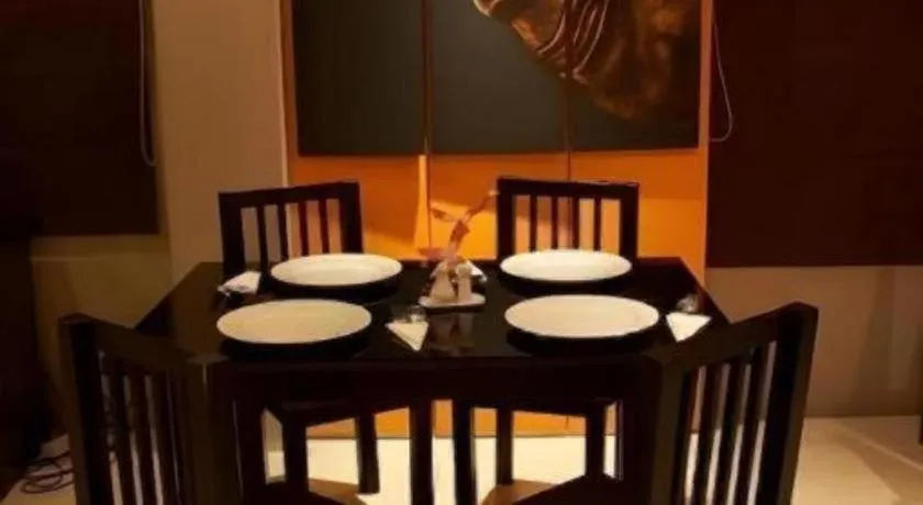 Grand Pinnacle Hotel