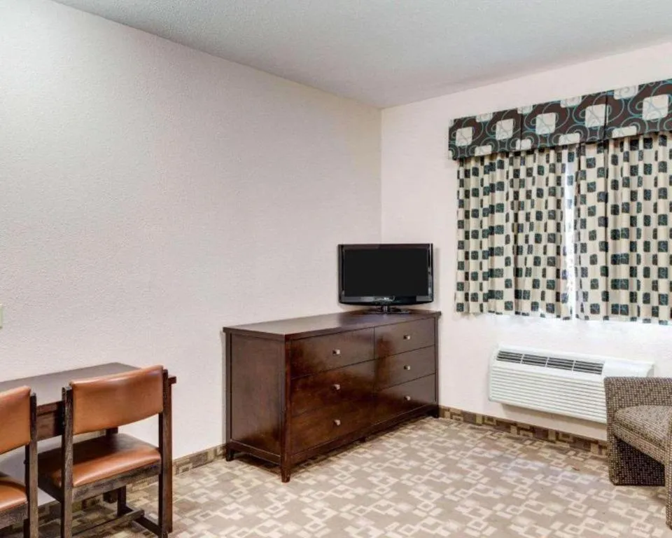 Bed in Suburban Extended Stay La Place