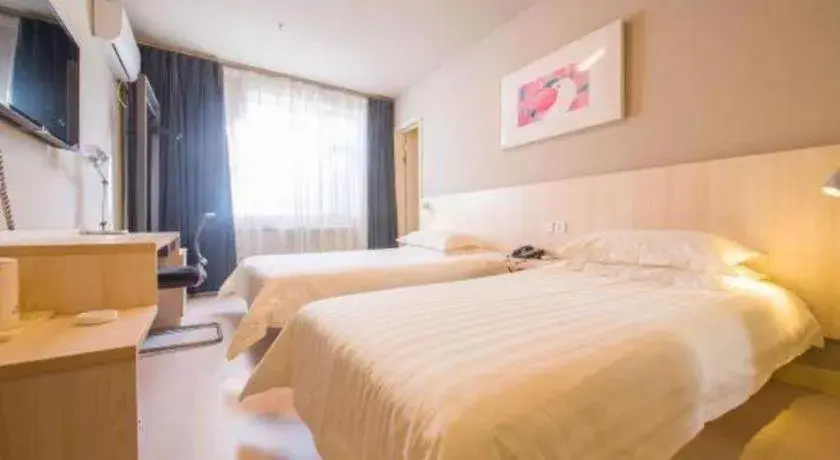 Bed in Jinjiang Inn Jinan Daming Lake Bed in Jinjiang Inn Jinan Daming Lake