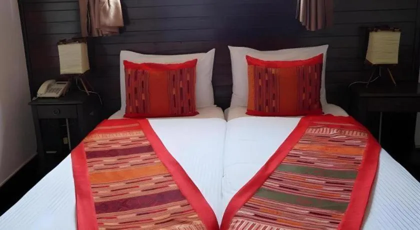 Bed in Residence Sisouk Boutique Hotel