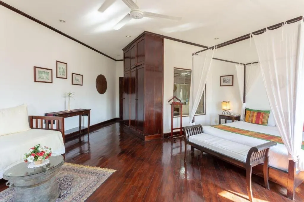 Bed in Residence Sisouk Boutique Hotel