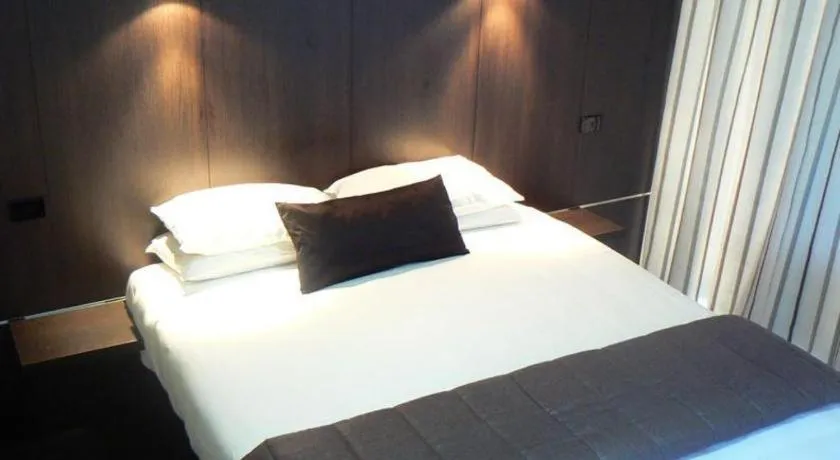 Bed in The Riccarton Hotel