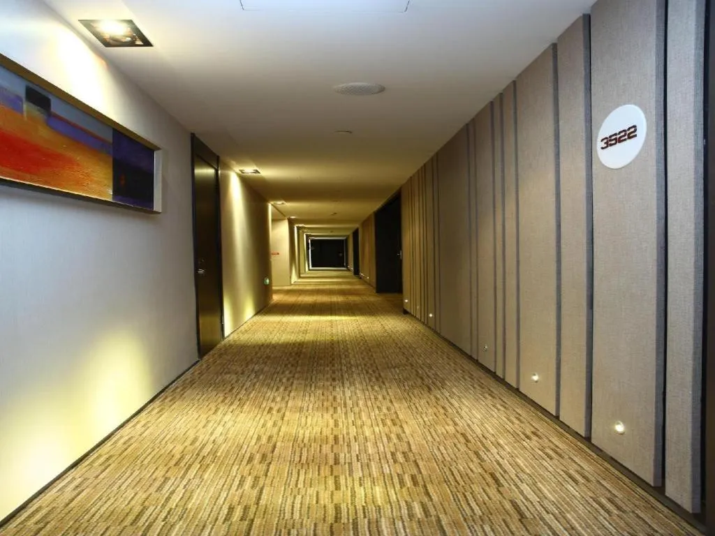 Grand Madison Qingdao Harbour-view Central（Former Qingdao Farglory Hotel）