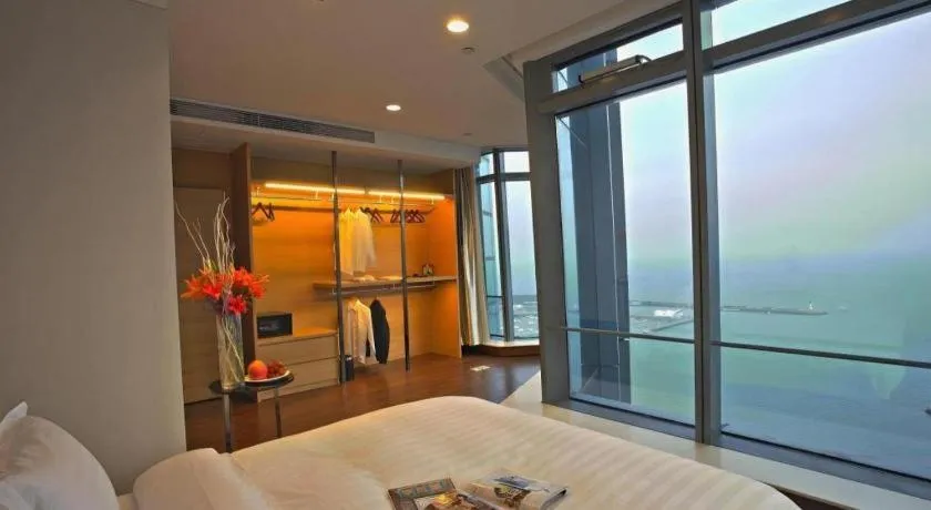 Grand Madison Qingdao Harbour-view Central（Former Qingdao Farglory Hotel）