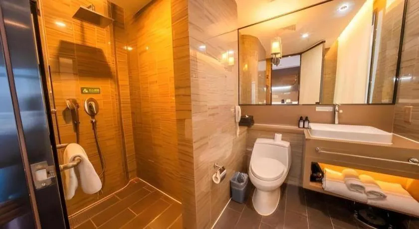 Grand Madison Qingdao Harbour-view Central（Former Qingdao Farglory Hotel）