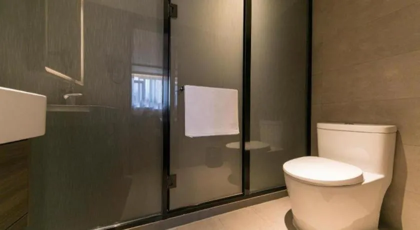 Hanting Hotel Shanghai Zhongshan Park Metro Station