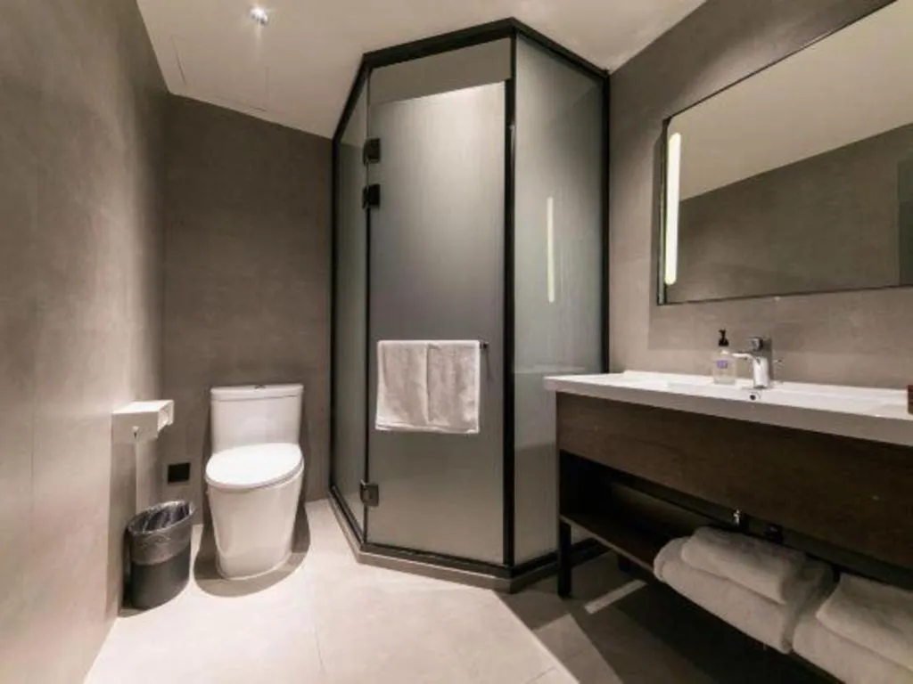 Hanting Hotel Shanghai Zhongshan Park Metro Station