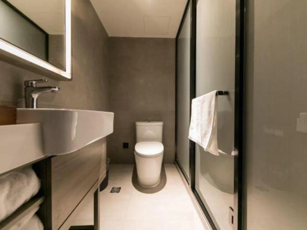 Hanting Hotel Shanghai Zhongshan Park Metro Station