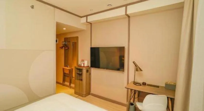 Hanting Hotel Hangzhou Central Wulin Square Metro Station