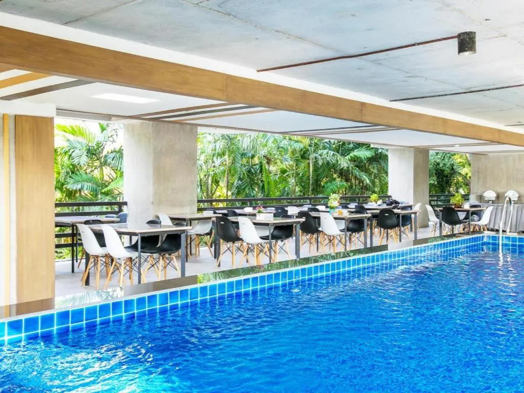 B2 Sea View Pattaya Boutique & Budget Hotel