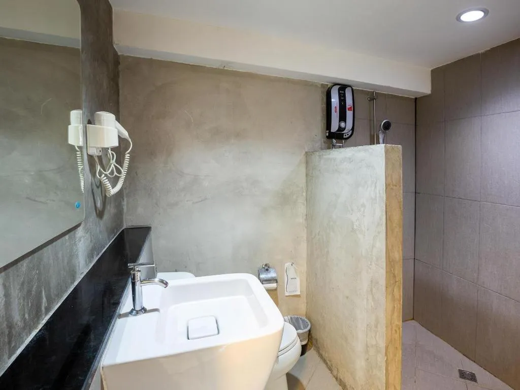 B2 Sea View Pattaya Boutique & Budget Hotel