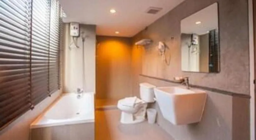 B2 Sea View Pattaya Boutique & Budget Hotel