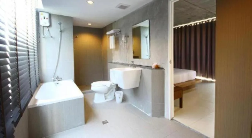 B2 Sea View Pattaya Boutique & Budget Hotel