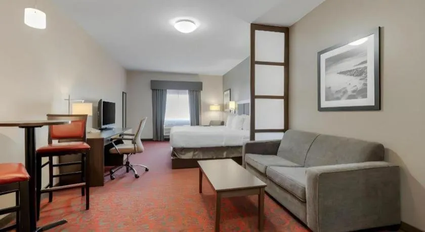 Bed in Best Western Plus Eastgate Inn & Suites