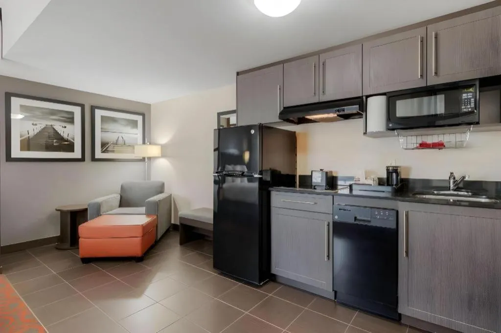 Best Western Plus Eastgate Inn & Suites