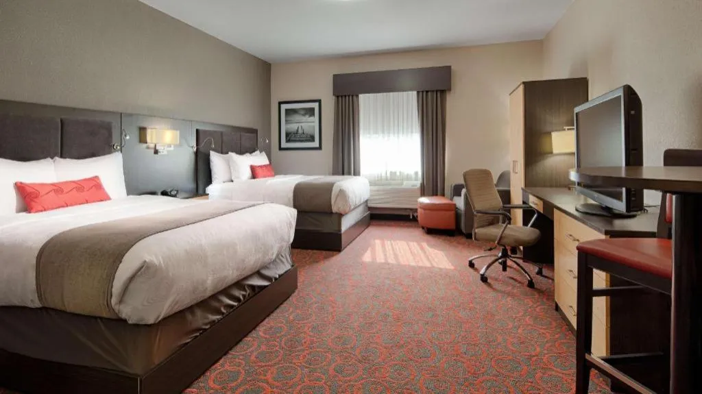 Bed in Best Western Plus Eastgate Inn & Suites