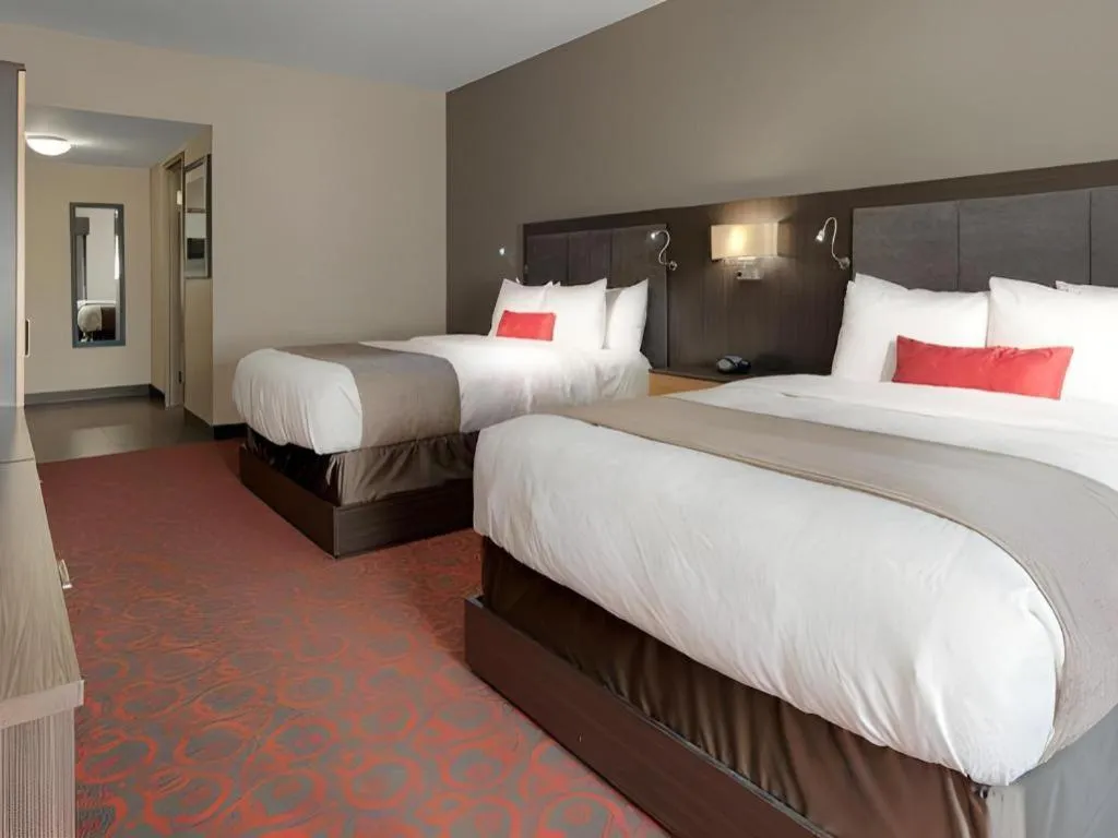 Bed in Best Western Plus Eastgate Inn & Suites