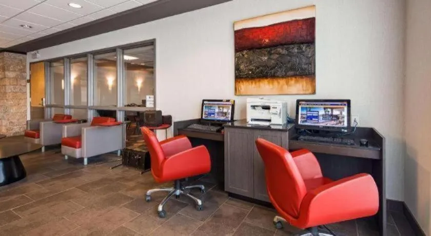 Best Western Plus Eastgate Inn & Suites