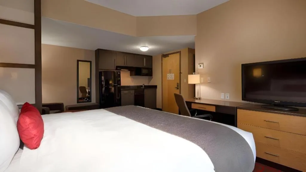 Bed in Best Western Plus Eastgate Inn & Suites