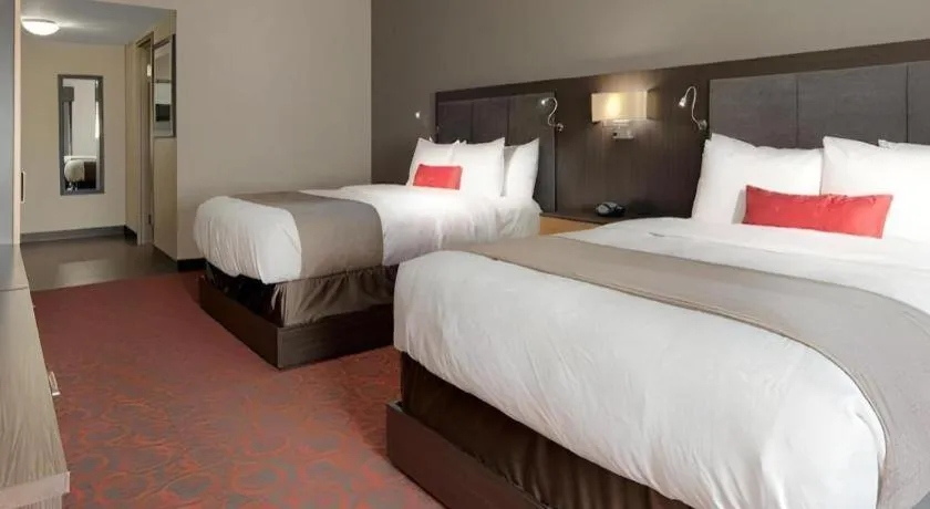 Bed in Best Western Plus Eastgate Inn & Suites