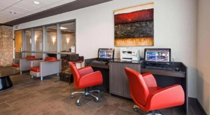 Best Western Plus Eastgate Inn & Suites