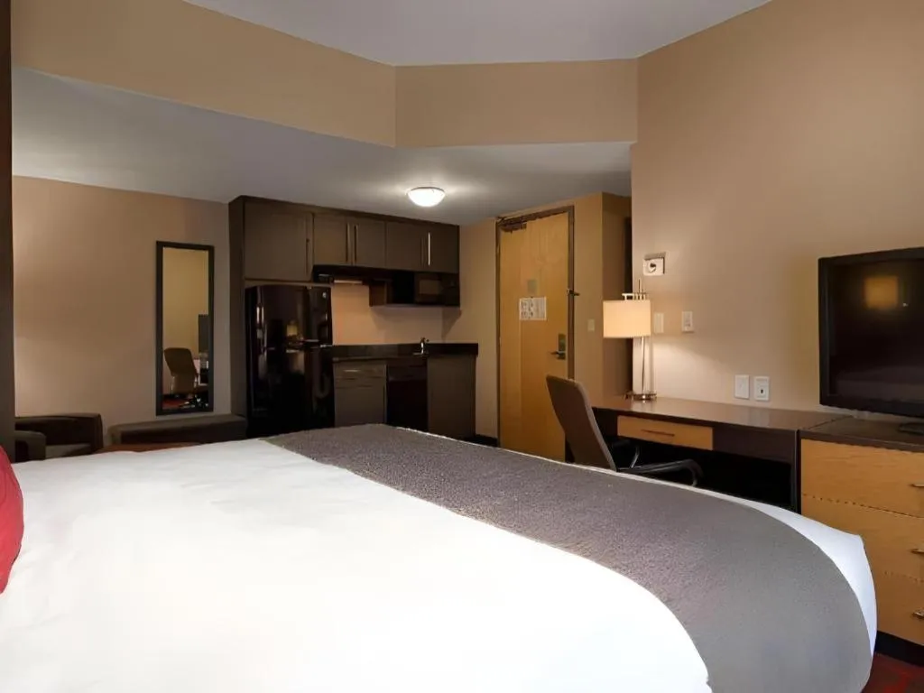 Bed in Best Western Plus Eastgate Inn & Suites