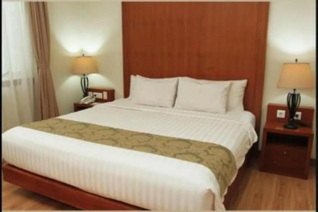 Bed in Horison Aziza Solo